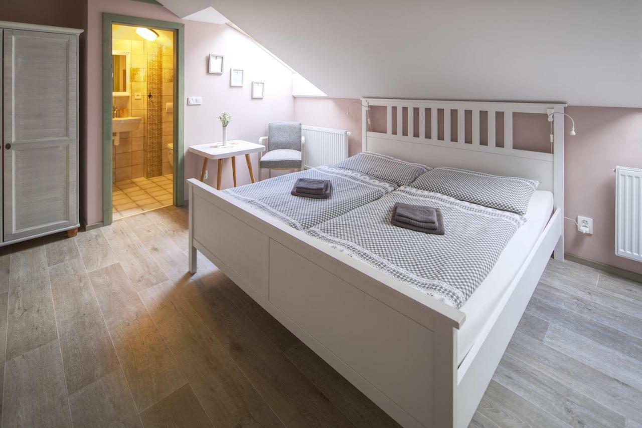 Zeleny Statek Apartment Bzova Екстериор снимка